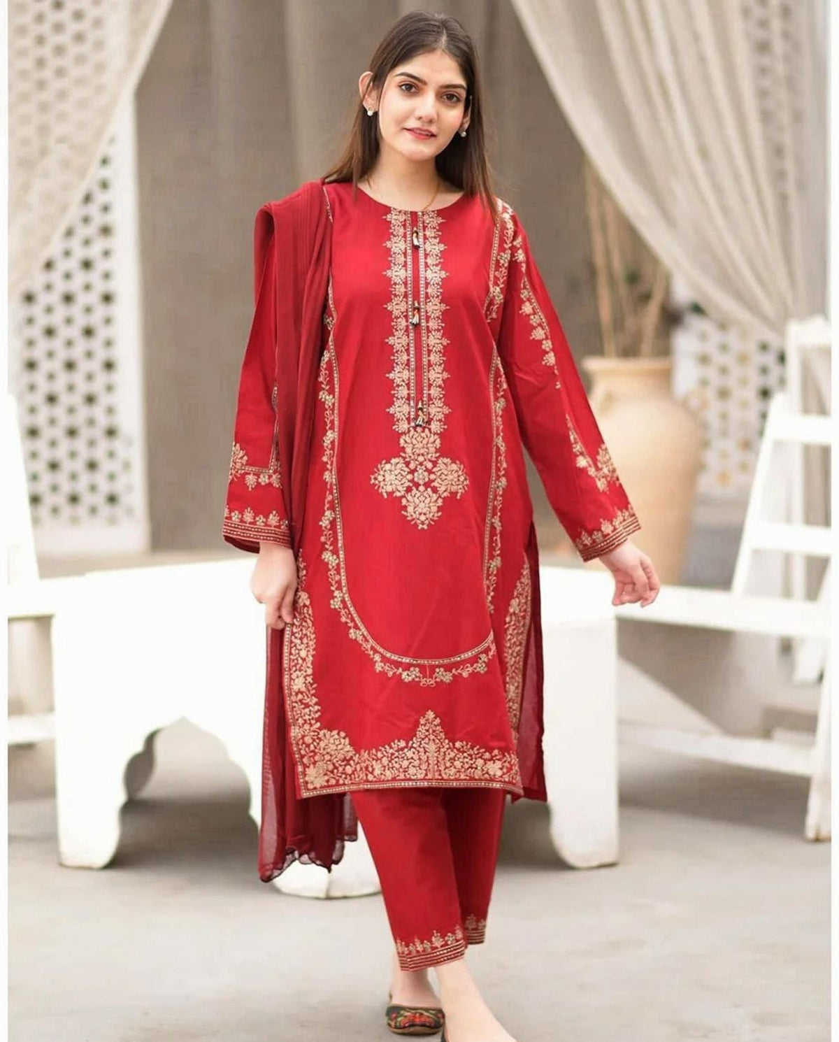 Dhanak Embroidered 2-Piece Suit – Premium Winter Collection